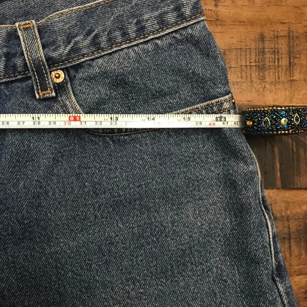 LEVIS SHORTS - Picture 2 of 6
